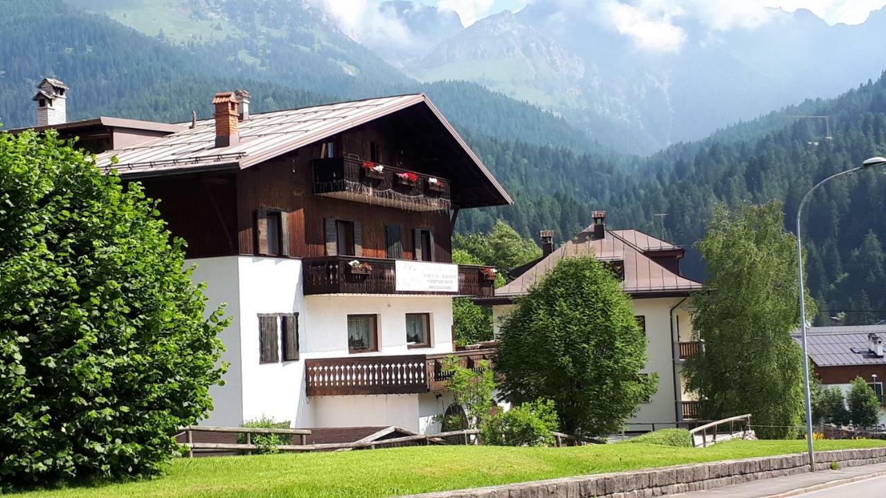 Garni Valdan Hotel Falcade Bagian luar foto